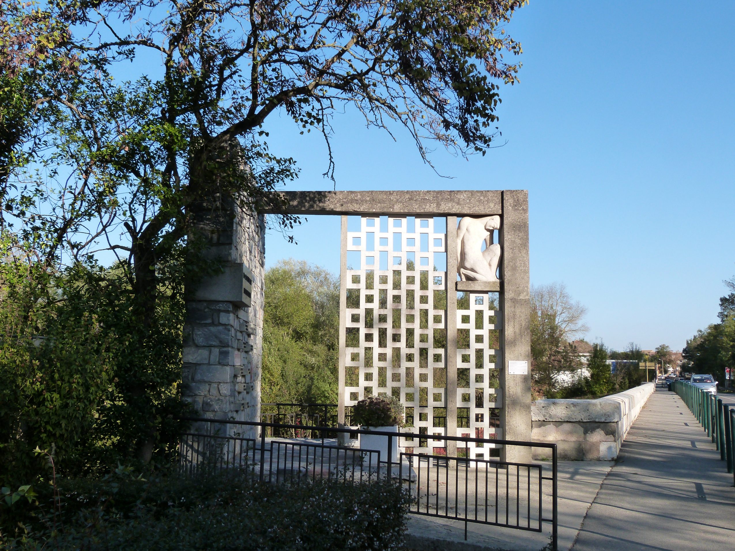 Stèle pont Garigliano