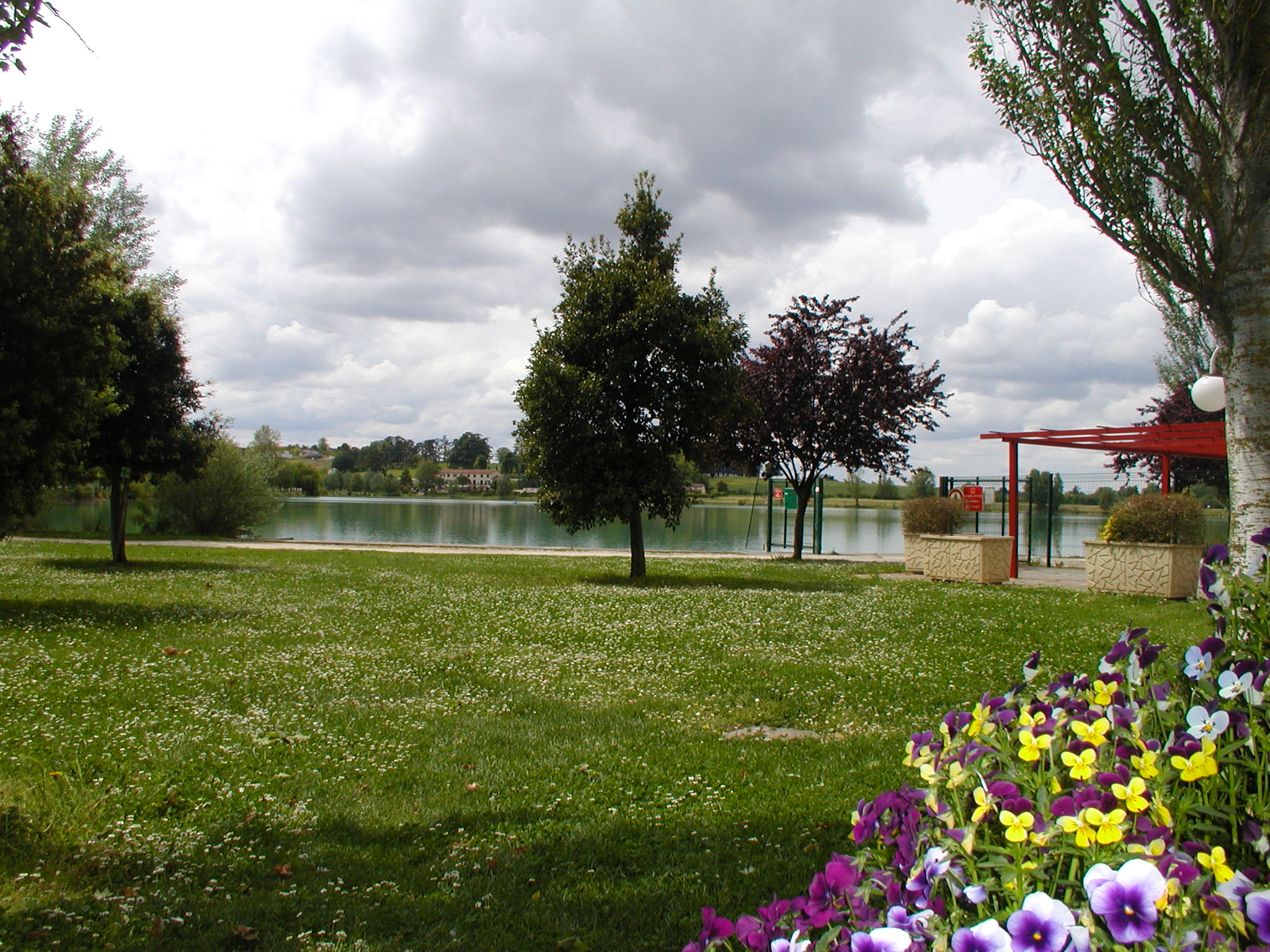 Bords du lac - isle-jourdain