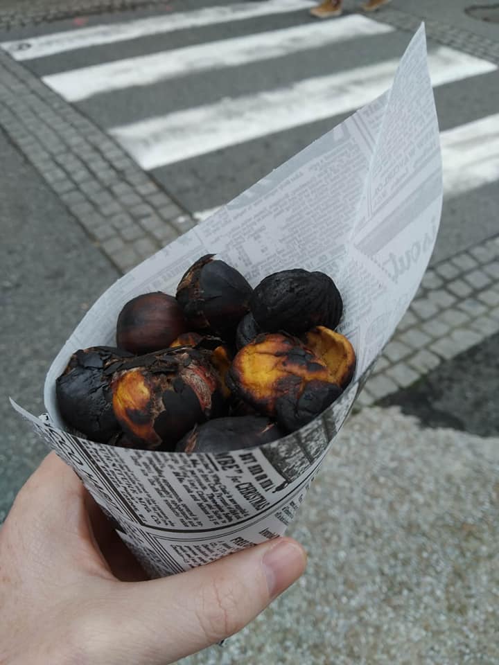 Les camis de la montagne proposent des châtaignes